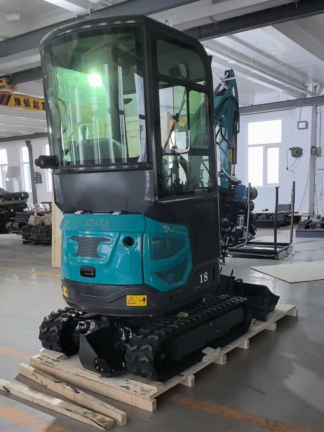 1.8 Ton Mini Excavator with At - Farming Pump For Agriculture avaliação e preço