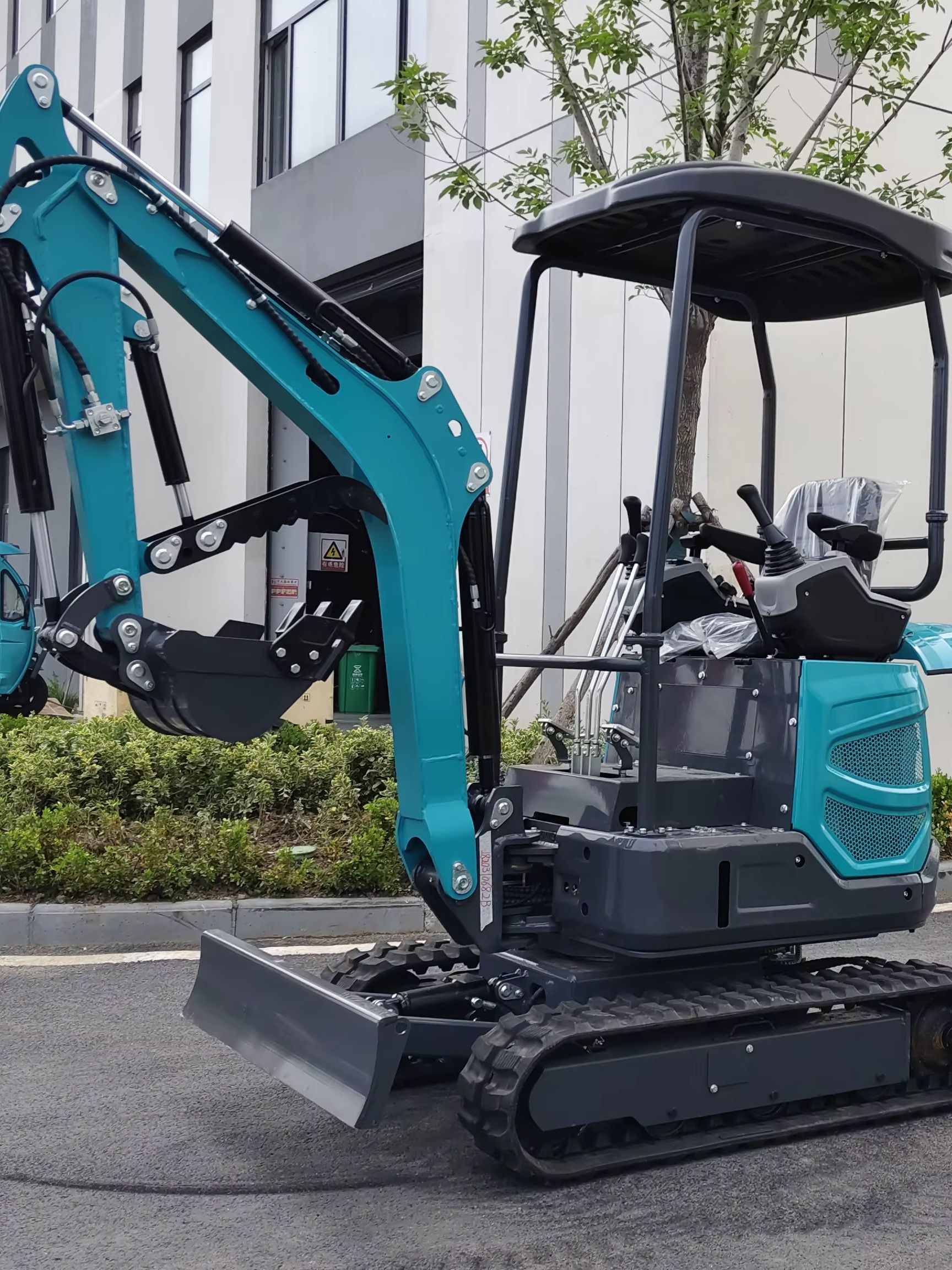 1.8 Ton Mini Excavator with At - Farming Pump For Agriculture avaliação e preço